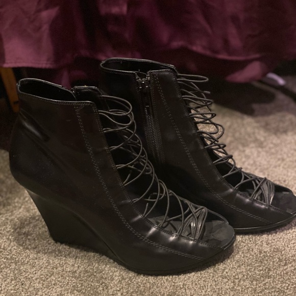 Givenchy Shoes - Givenchy leather wedge booty heels - size 41